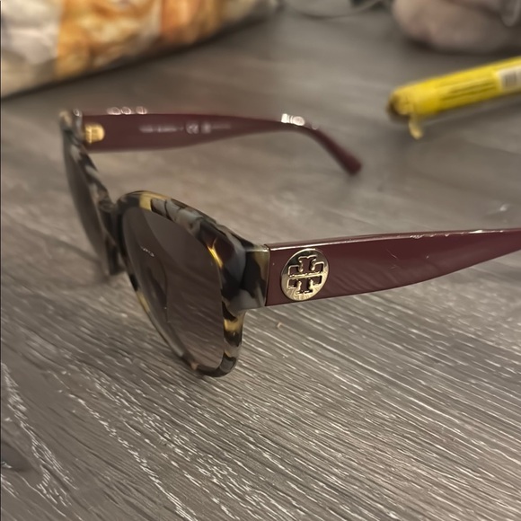 Tory Burch Accessories - Tory Burch Brown and Red Sunglasses Chic Accessories